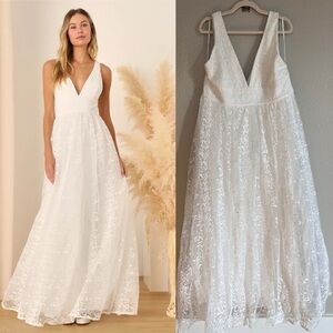 Lulu's Ivory Lace Bridal Gown